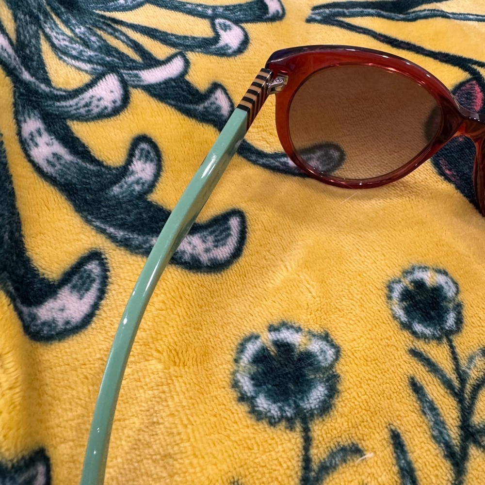 Fendi Stylish Brown Sunglasses - Picture 17 of 17
